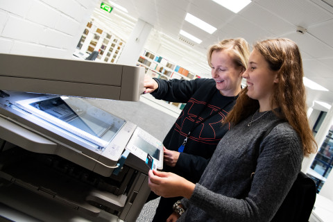 The scanning and copying machine in the UEF Library.