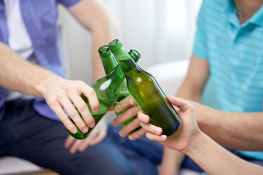 Alkoholin juonti muuttaa nuorten aineenvaihduntaprofiilia | Itä-Suomen  yliopisto
